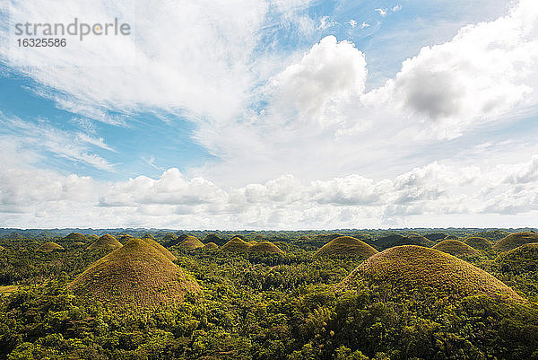 Philippinen  Bohol  Blick auf die Chocolate Hills
