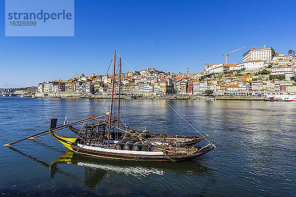 Portugal  Porto  Rabelo  historische Holzboote