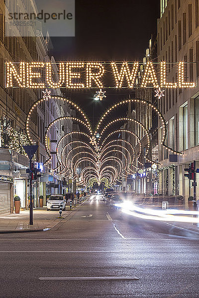 Deutschland  Hamburg  exklusive Einkaufsstraße Neuer Wall zur Weihnachtszeit