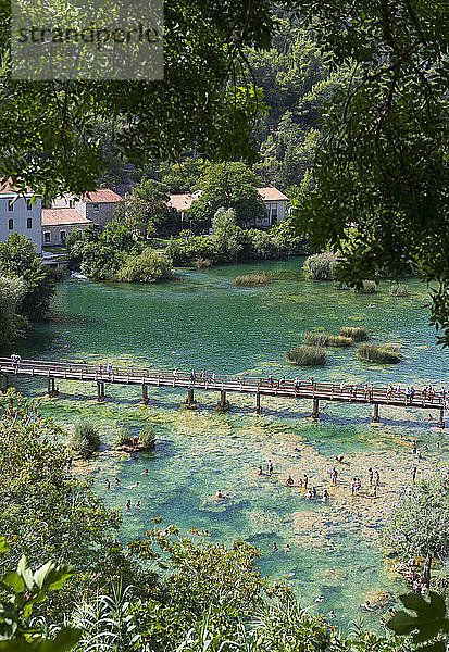 Kroatien  Dalmatien  Sibenik  Krka-Nationalpark  Wasserfall