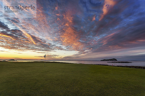 Schottland  North Berwick  West Golf Course bei Sonnenuntergang