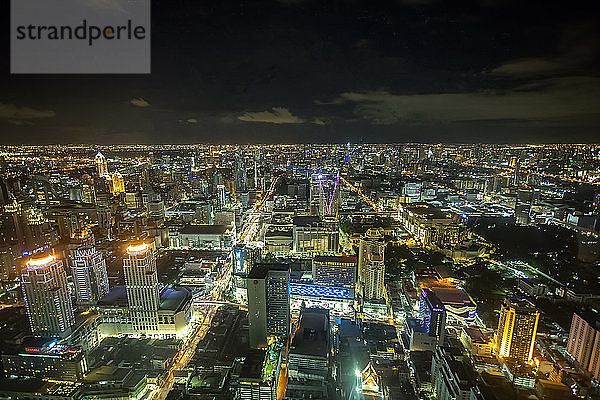 Thailand  Bangkok  Stadtbild bei Nacht
