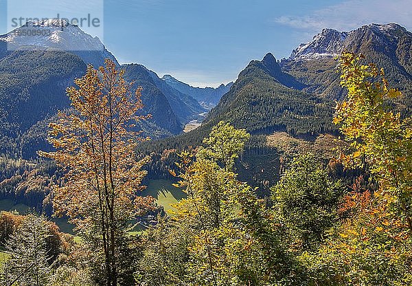 Wimbachtal mit Watzmann und Hochkalter  Ramsau  Nationalpark Berchtesgaden  Berchtesgadener Alpen  Berchtesgadener Land  Oberbayern  Bayern  Deutschland  Europa