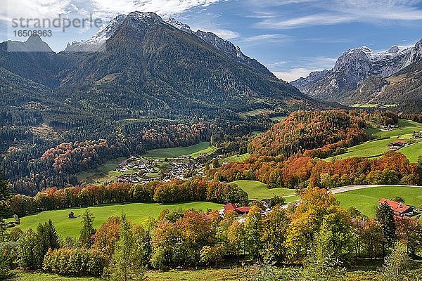 Ortsüberblick mit Hochkalter und Reiteralpe  Ramsau  Berchtesgadener Alpen  Berchtesgadener Land  Oberbayern  Bayern  Deutschland  Europa