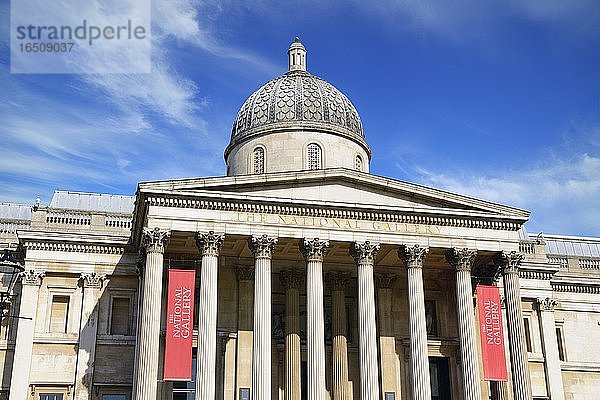 Die Nationalgalerie  Trafalgar Square  London  Großbritannien  Europa