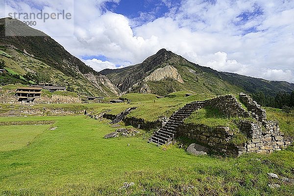 Hauptplatz der Ruinen von Chavín de Huántar  Unesco Weltkulturerbe  bei Huaraz  Region Ancash  Peru  Südamerika
