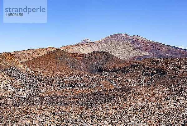 Vulkanlandschaft am Fuß des Pico Viejo  Teide Nationalpark  Teneriffa  Kanarische Inseln  Spanien  Europa