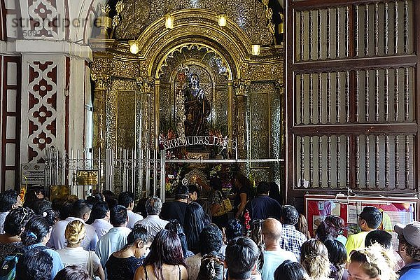 Im Inneren der Kirche Iglesia de San Francisco  Unesco Weltkulturerbe  Lima  Peru  Südamerika