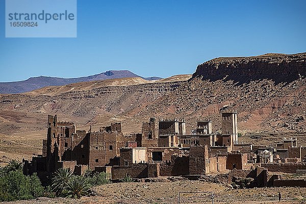 Kasbah Tamdakht  befestigtes Berberdorf  Ksar mit Lehmburgen  Kasbahs  Tighremt  Südmarokko  Marokko  Afrika