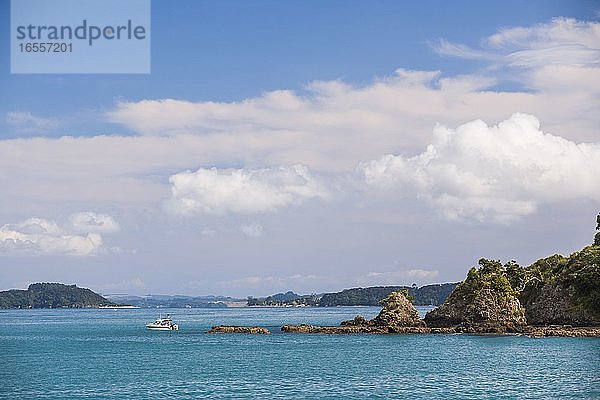 Motorboot in Russell  Bay of Islands  Region Northland  Nordinsel  Neuseeland