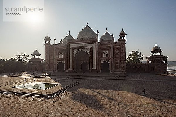 Moschee im Taj Mahal-Komplex  Agra  Uttar Pradesh  Indien