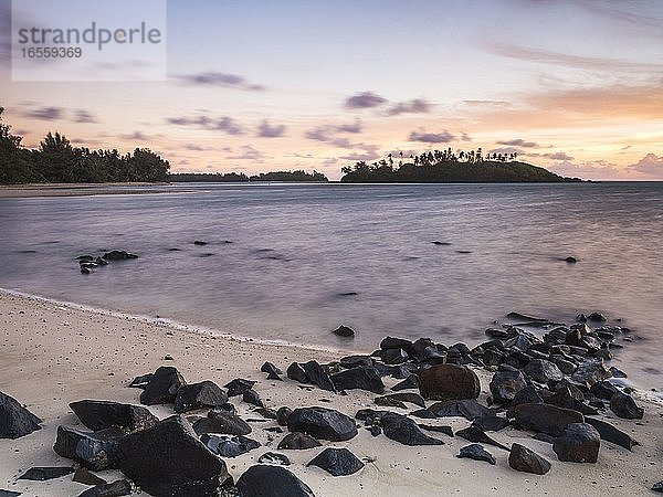 Sonnenaufgang am Muri Beach und auf der tropischen Insel Motu Taakoka  Rarotonga  Cookinseln