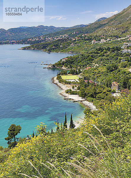 Gespanschaft Dubrovnik-Neretva  Kroatien. Szene an der Adriaküste bei Plat.