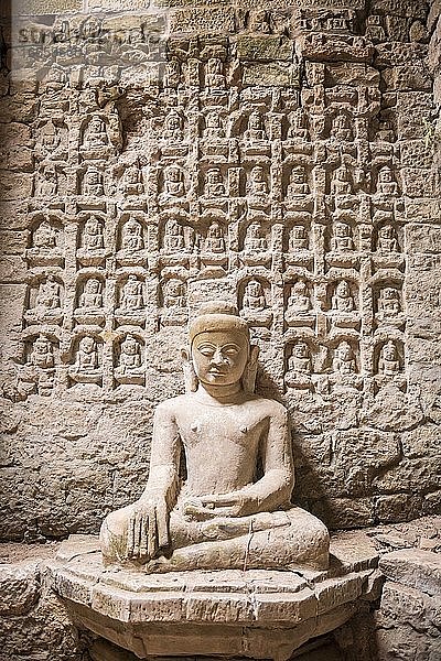 Koe-Thaung (bedeutet 90.000 Buddha-Bilder)  die größte Tempelruine in Mrauk U  Rakhine State  Myanmar (Burma)