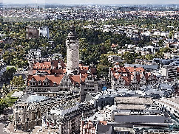 Stadtansicht von der Panorama Tower in Richtung Neues Rathaus  Leipzig  Sachsen  Deutschland  Europa