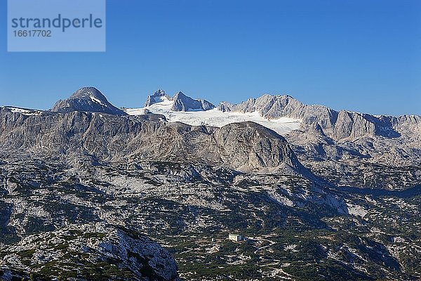 Blick zur Bergstation Gjaid und zum Hohen Dachstein  Dachsteinmassiv  Krippenstein Seilbahn  Obertraun  Salzkammergut  Oberösterreich  Österreich  Europa