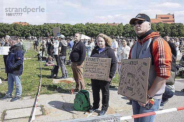Demonstration gegen Corona-Maßnahmen am 16. Mai 2020 auf der Theresienwiese  München  Bayern  Deutschland  Europa