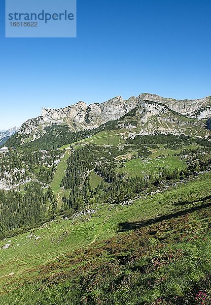 Blick auf Rofangebirge  Wanderweg Haidachstellwand  5-Gipfel-Klettersteig  Wanderung am Rofangebirge  Tirol  Österreich  Europa