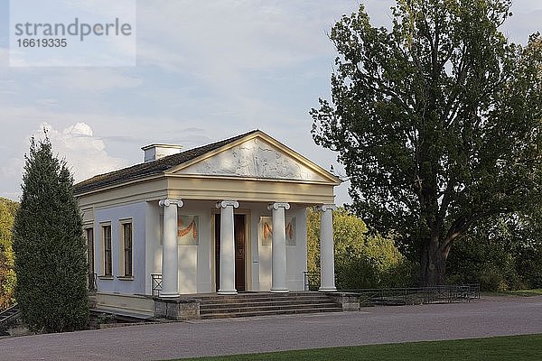 Römisches Haus  klassizistischer Bau mit antikem Portikus  Park an der Ilm  Weimar  Thüringen  Deutschland  Europa