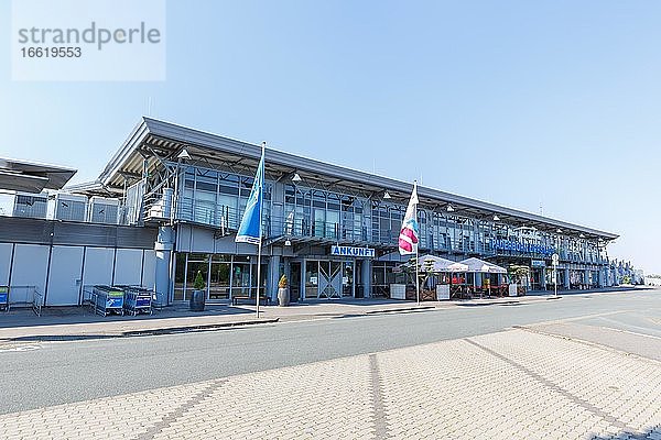 Terminal des Flughafen Paderborn Lippstadt Airport (PAD)  Ahden  Deutschland  Europa