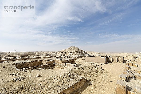 Grabkomplex von Zoser in Saqqara  Ägypten  Afrika