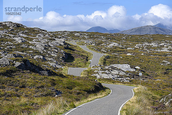 UK  Schottland  Golden Road entlang der Südostküste der Isle of Harris