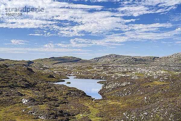 Wolken über Loch Luig auf der Isle of Harris