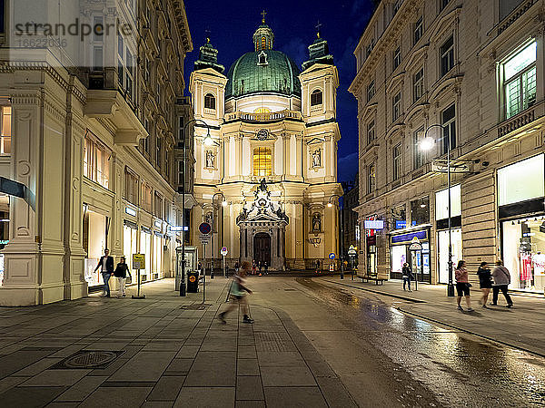Österreich  Wien  Petersplatz und Peterskirche bei Nacht