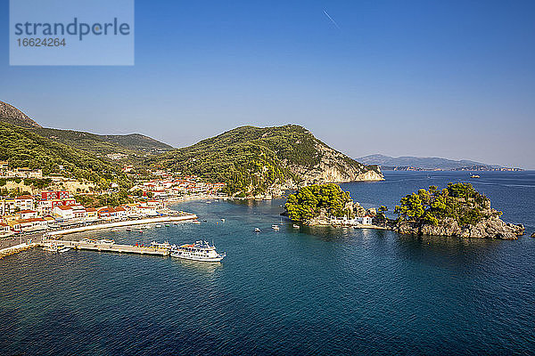 Griechenland  Preveza  Parga  Ferienort an der Ionischen Küste im Sommer