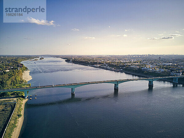 Brücke über die Wolga in Jaroslawl  Russland