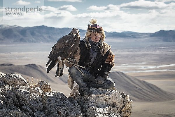 Adlerjäger  Kisil Tschar  Altai-Gebirge  Mongolei  Asien