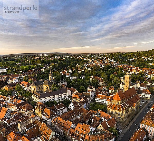 Luftaufnahme  Altstadt Bamberger Dom mit neuer Residenz  Bamberg  Oberfranken  Bayern  Deutschland  Europa