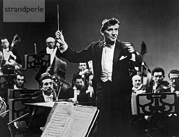 New York  New York  Januar 1961
Leonard Bernstein  Komponist  Pianist  Dirigent und bekannter Musikdirektor der New Yorker Philharmoniker.