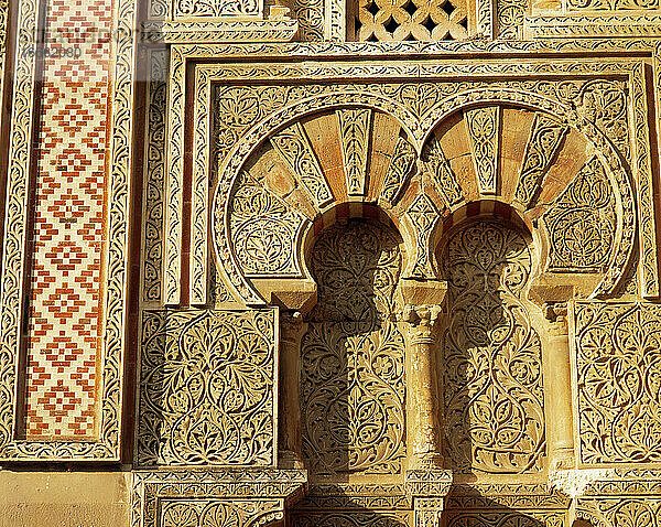 Spanien. Andalusien. Große Moschee von Cordoba. 8. Jahrhundert  maurische Architektur. Äußere Bögen der Ostwand. Hufeisenförmiger Bogen.
