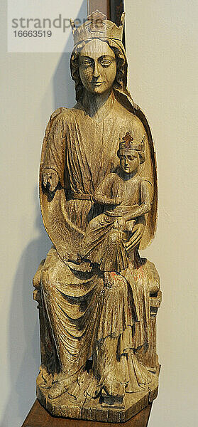 Jungfrau mit Kind. Holz. Enebakk-Kirche  Akershus. C  1230-1250. Historisches Museum. Oslo. Norwegen.