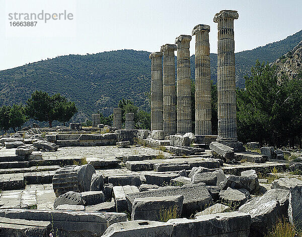 Türkei. Priene. Antike griechische Stadt in Ionien. Der Athene geweihter Tempel. Ruinen. Anatolien.