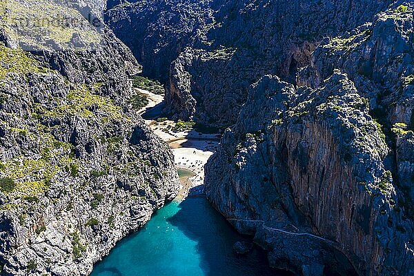 Luftaufnahme Sa Calobra  Schlucht Torrent de Pareis  Serra de Tramuntana  Mallorca  Balearen  Spanien  Europa