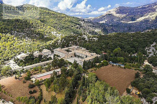 Luftaufnahme  Kloster Lluc  Santuari de Lluc  Serra de Tramuntana  Mallorca  Balearen  Spanien  Europa