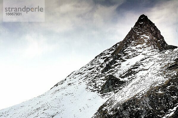 Massif von Sancy im Winter  Regionaler Naturpark der Vulkane der Auvergne  Departement Puy de Dome  Auvergne-Rhone-Alpes  Frankreich  Europa