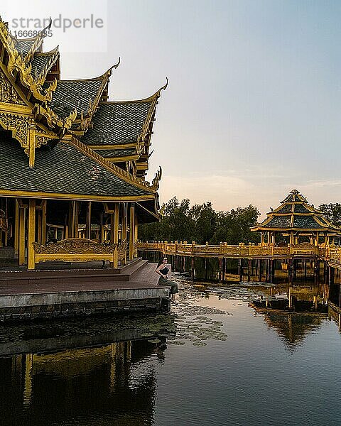 6-eckiger goldener Tempel  Ancient City  Bangkok  Thailand  Asien