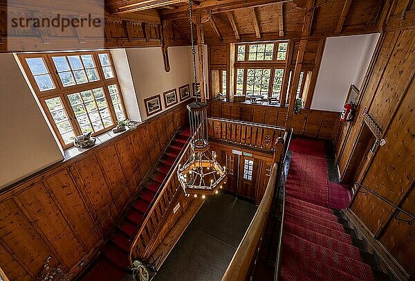 Historisches Treppenhaus  Innenraum der Berliner Hütte  Zillertal  Tirol  Österreich  Europa