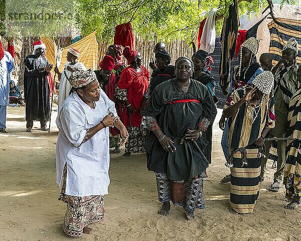 Frauen tanzen in Ekstase  Voodoo-Zeremonie in Dogondoutchi  Niger  Afrika