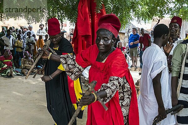 Frauen tanzen  Voodoo-Zeremonie in Dogondoutchi  Niger  Afrika