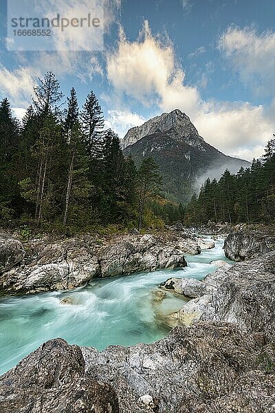 Fluss Koritnica  Soca-Tal  Julische Alpen  Bovec  Triglav Nationalpark  Slowenien  Europa