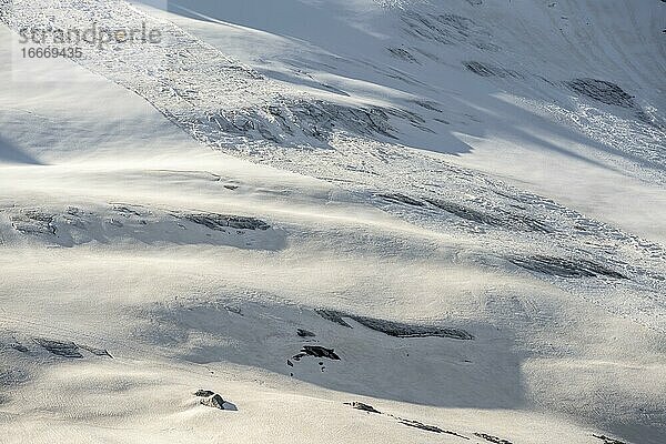 Lawinenabgang  Schneerutsch  Gletscher Furtschaglkees  hochalpine Landschaft  Zillertaler Alpen  Zillertal  Tirol  Österreich  Europa