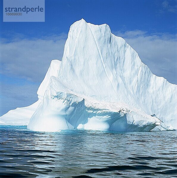 Eisberg vor Ostgrönland  Polarregionen