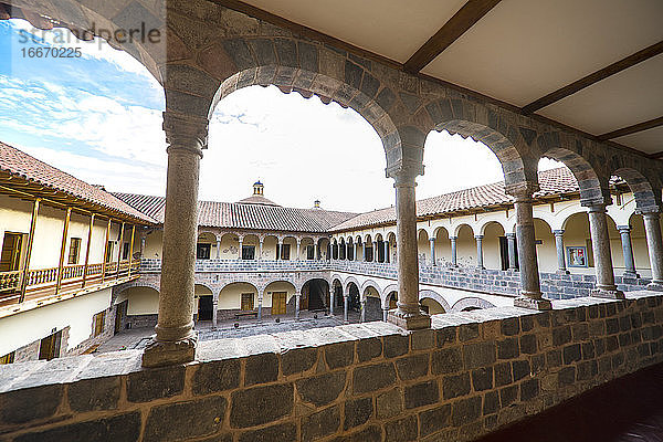 Kolonialer Innenhof in der Altstadt von Cusco in Peru