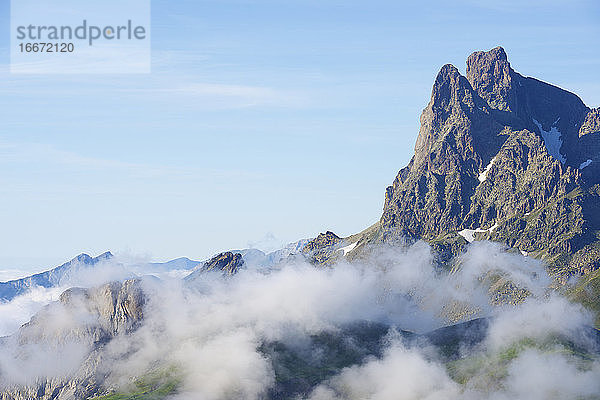 Gipfel des Midi Ossau im Ossau-Tal  Pyrenäen in Frankreich.