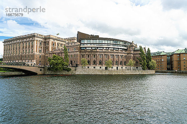 Das Gebäude des schwedischen Parlaments Riksdag im Zentrum von Stockholm