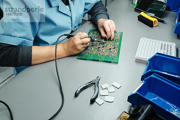 Gebrauchte Herstellung Schiff für Computer auf einem Tisch